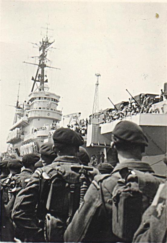 OS 1951-06-04 Boarding HMS Triumph,3 Para, Portsmouth, Cyprus bound, Persian Oil Crisis