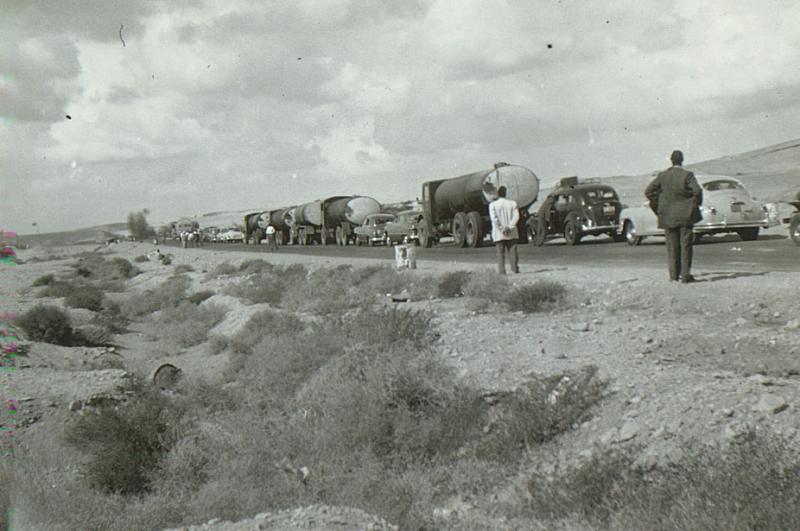 OS 1951-11-02 Egyptian civilian convoys exit Canal Zone. Check point,Cairo Rd 