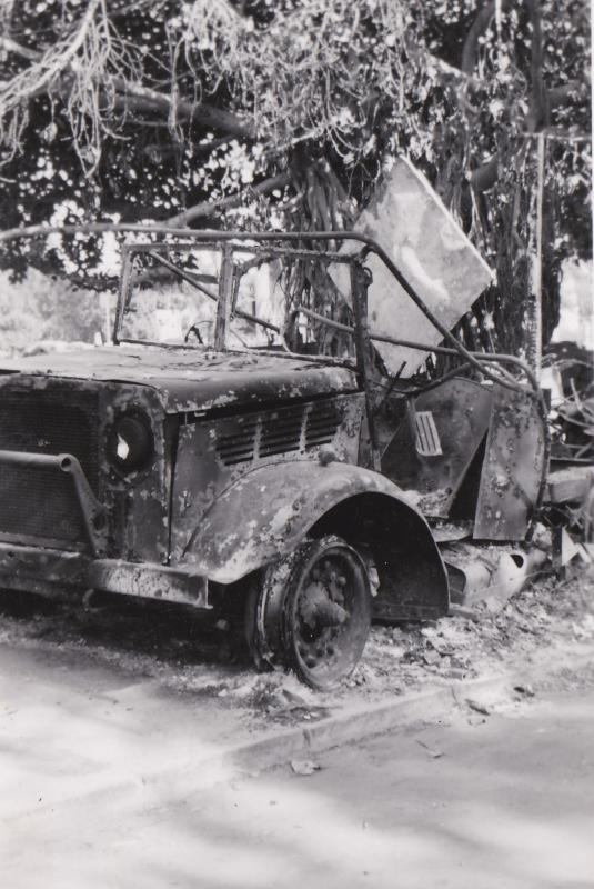 OS 1952-01c Truck burned out, Canal Zone, Egypt(DH pic)