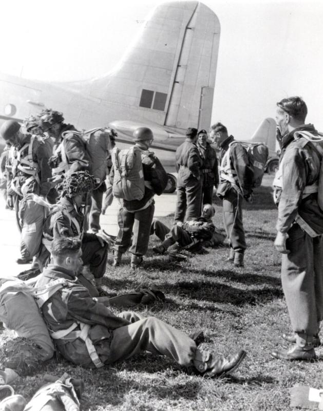 AA paratroopers by the tail of a hastings