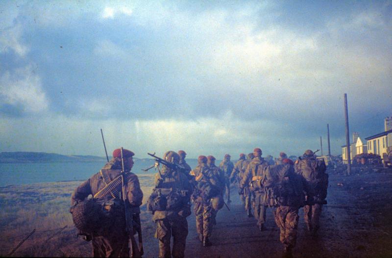 3 PARA advance into Stanley Falklands 1982