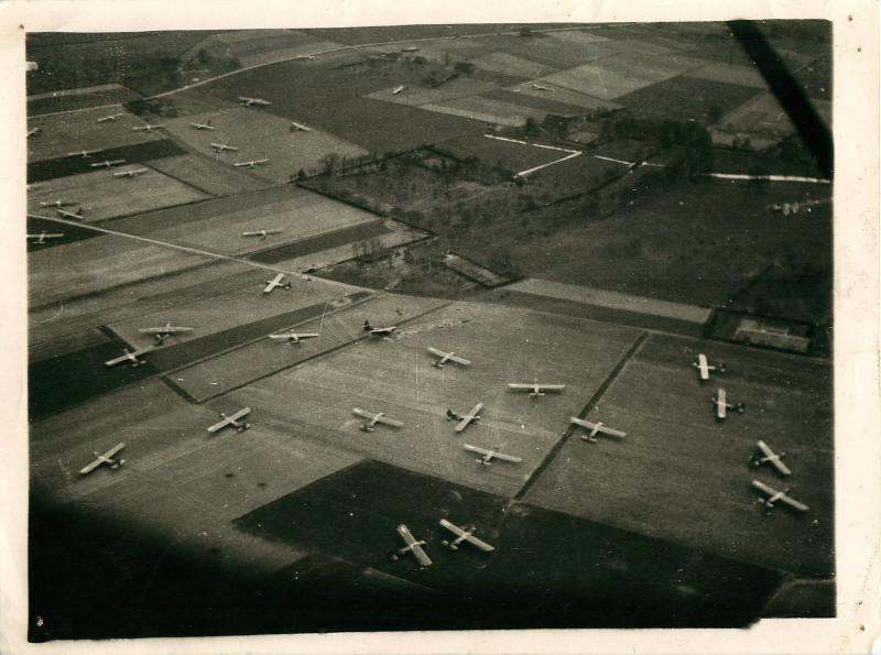 Gliders on the ground after airborne landing in the area of Hamminkeln.