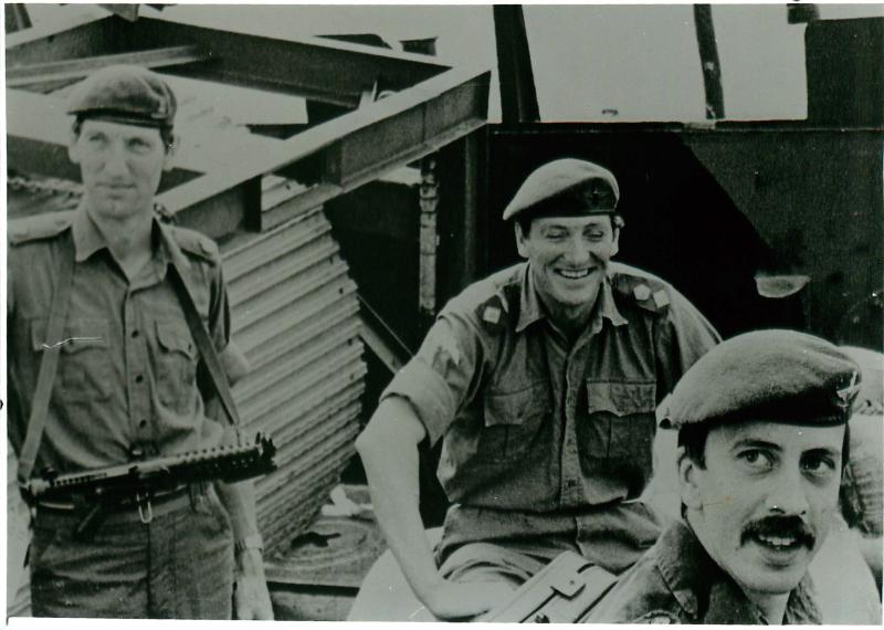 H Jones (centre) with Battery Commander Major Tony Rice (left).
