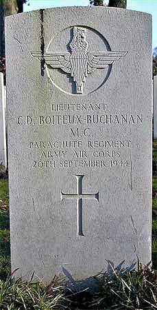 Lt Boiteux-Buchanan's Headstone (Arnhem-Oosterbeek)