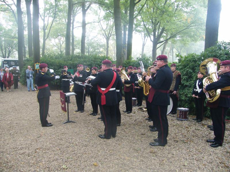 Parachute Regiment Band at Arnhem 65th anniversary memorial service 2009