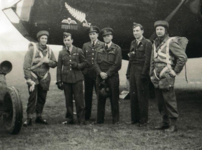 David Dobie ( Left) and Captain Crichton (Right) RAF Dishforth 1942
