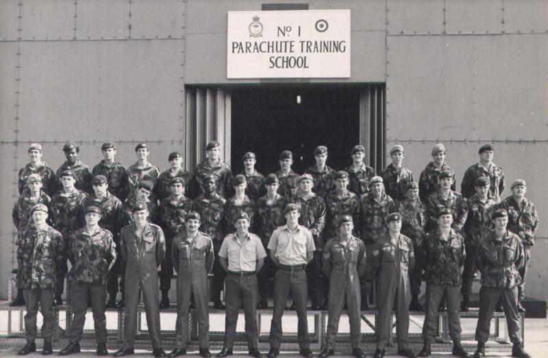 Group photo of Parachute Course at Brize Norton, July 1984