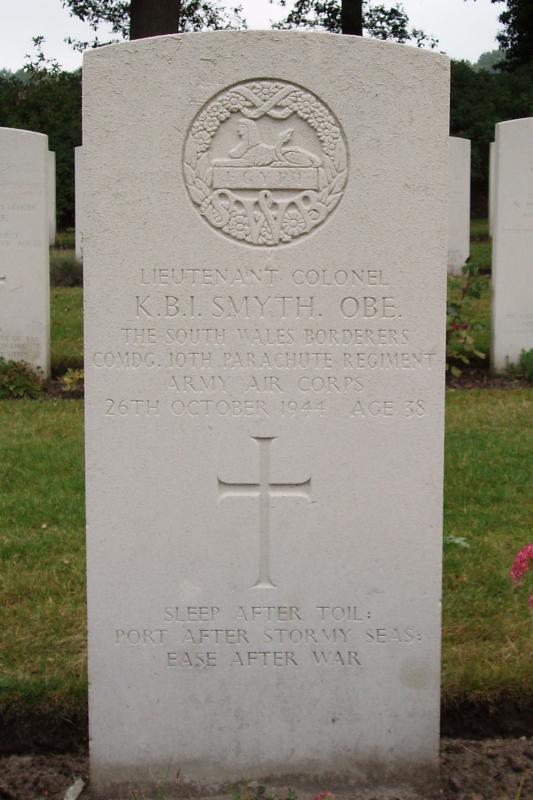 Headstone of Lt Col Smyth, Arnhem, Oosterbeek, 2009