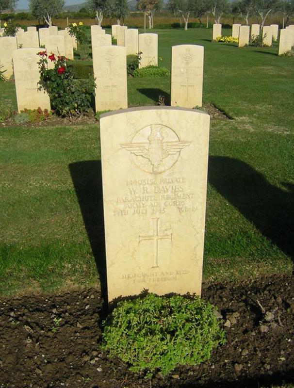 Gravestone in Cantania War Cemetery, Sicily, Italy -ref  I.E.49 