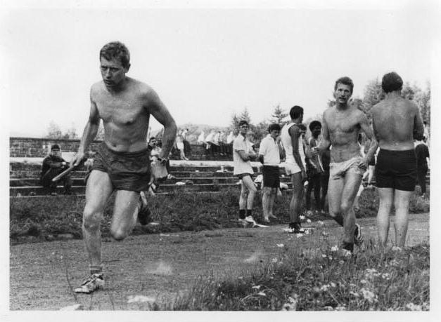 Hammerton and Brocklesby winning relay -Inter coy sportsday  against 15 Para - Vogelsang 1975