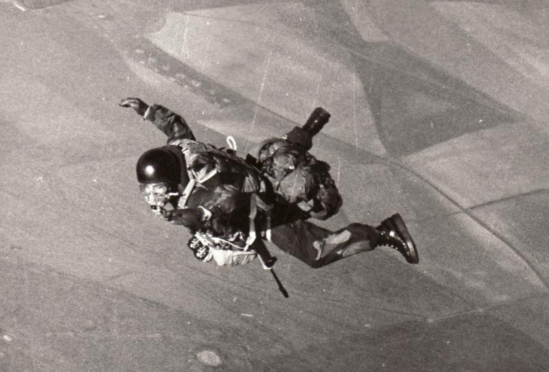 A member of the JSFTT in freefall over England, 1966