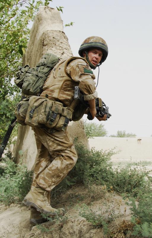 3 PARA moving from compound to compound, Afghanistan, August 2008