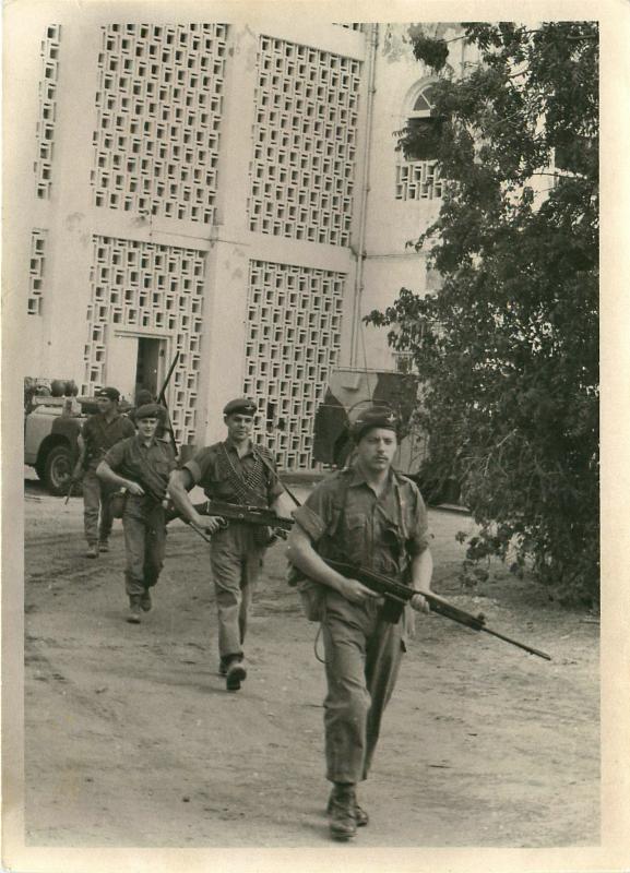 1 PARA, D Company leaving Fort Walsh on foot patrol, Aden, 1967