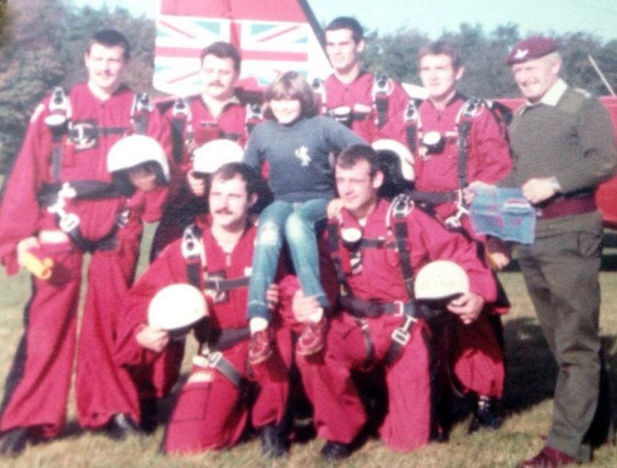 The Parachute Regiment Freefall 'The Red Devils', Queen's Avenue, Aldershot, early 1980s. ParaData